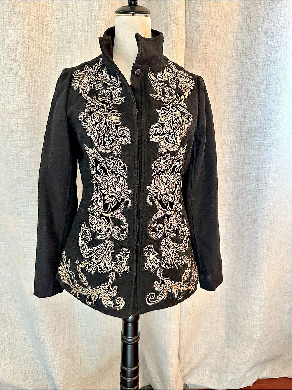 Chico's Embroidered Paisley Jacket in Black & Gold Size XS NWT